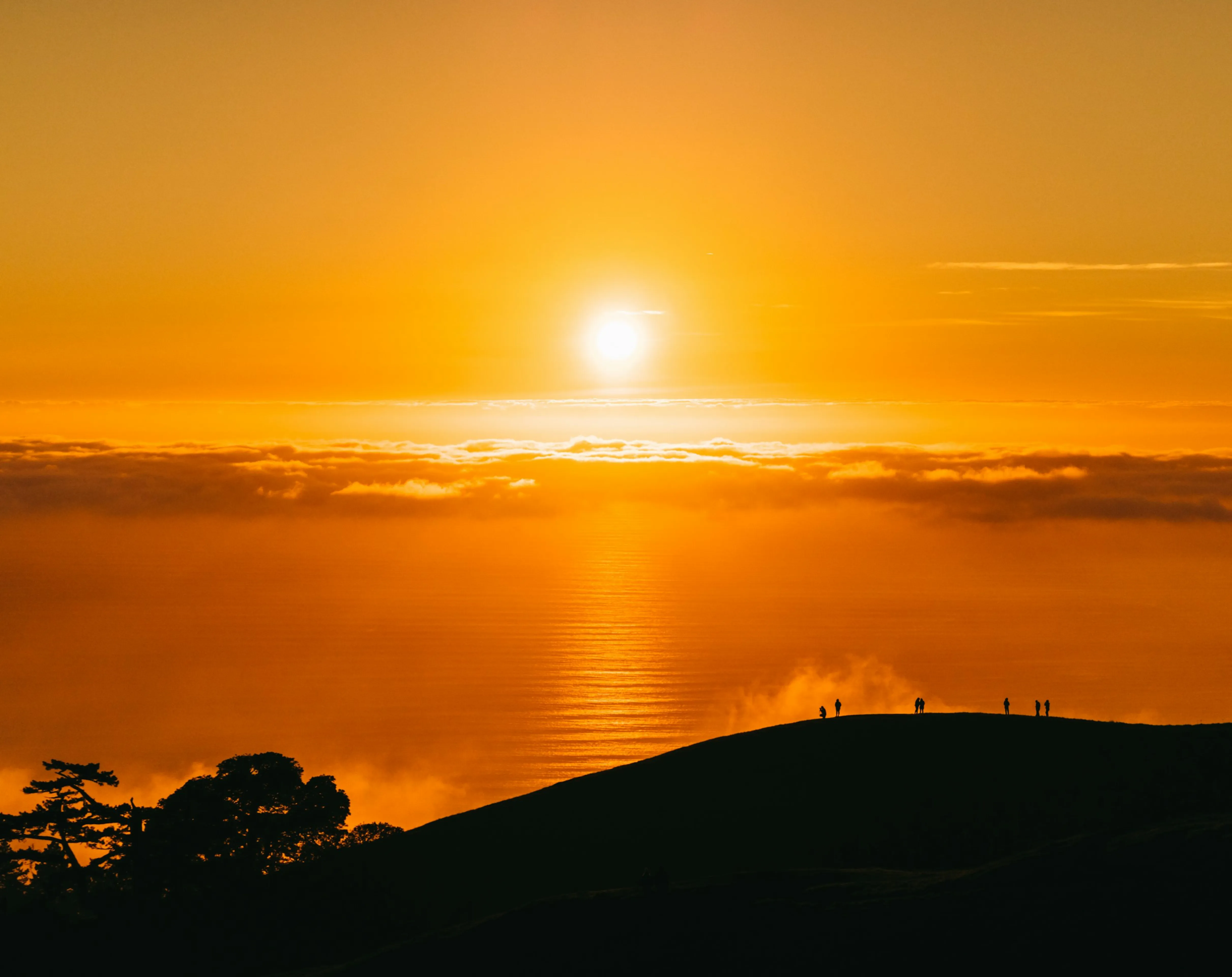Sunset over the sea symbolizing the horizon of artificial intelligence